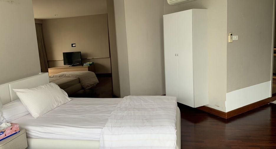 For rent 4 bedrooms condo in Hua Hin, Prachuap Khiri Khan
