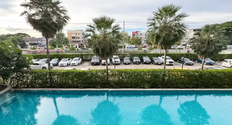 For sale 2 bedrooms condo in Khan Na Yao, Bangkok