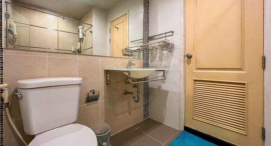 For sale 2 bedrooms condo in Khan Na Yao, Bangkok