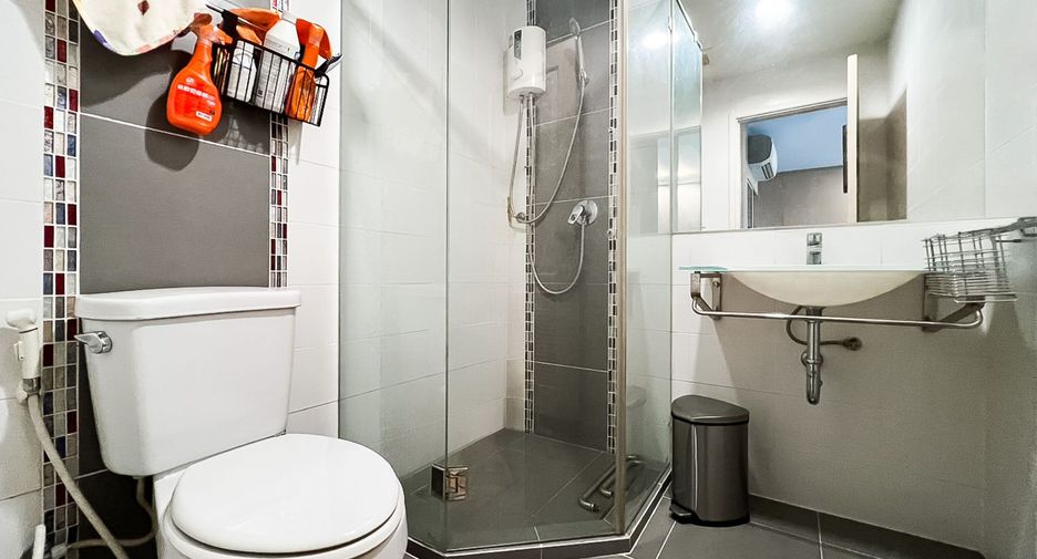 For sale 2 bedrooms condo in Khan Na Yao, Bangkok