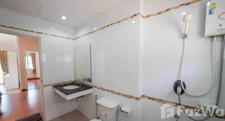 For rent 4 bedrooms house in San Kamphaeng, Chiang Mai