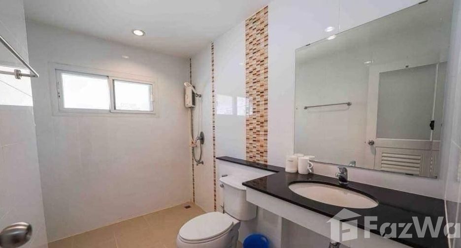 For rent 4 bedrooms house in San Kamphaeng, Chiang Mai