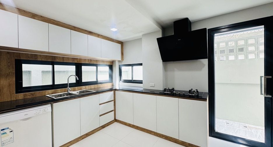 À vendre 4 chambres maison à Bang Lamung, Chonburi