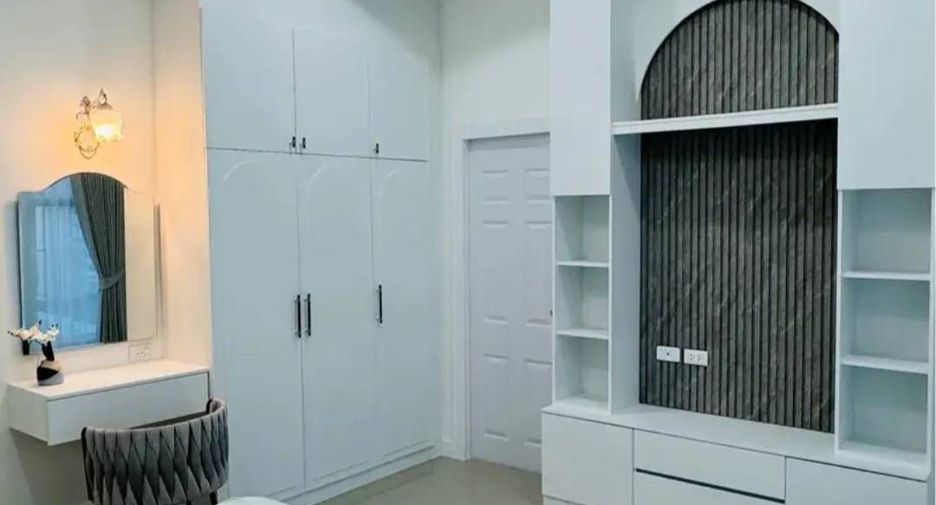 For rent 3 bedrooms condo in Bang Lamung, Chonburi