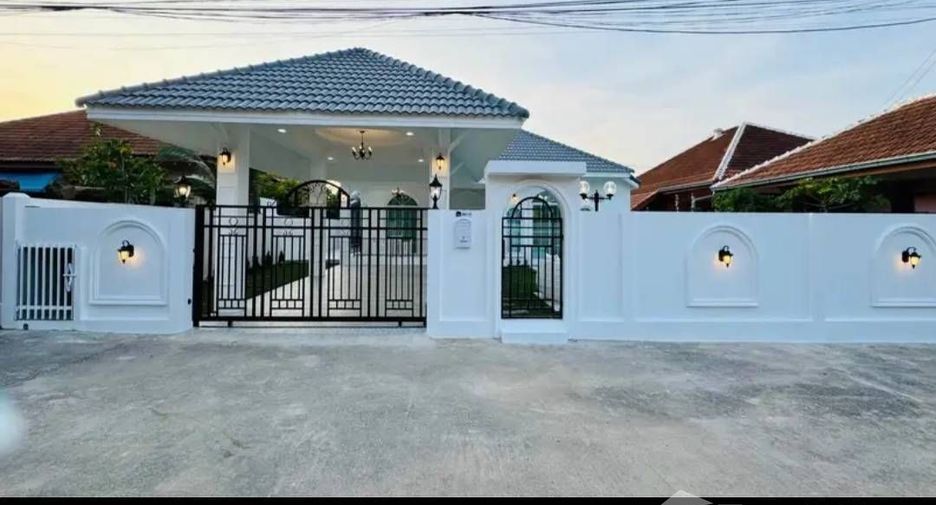 For rent 3 bedrooms condo in Bang Lamung, Chonburi