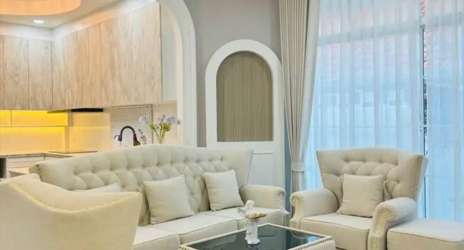 For rent 3 bedrooms condo in Bang Lamung, Chonburi