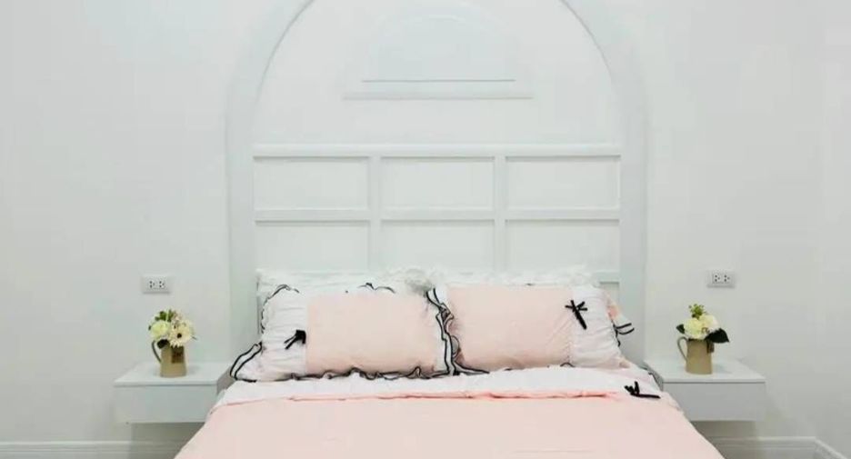 For rent 3 bedrooms condo in Bang Lamung, Chonburi