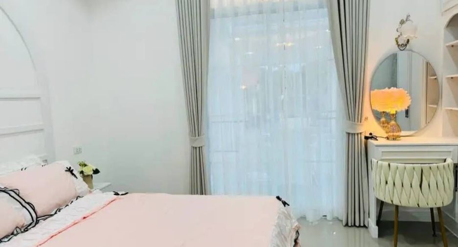 For rent 3 bedrooms condo in Bang Lamung, Chonburi