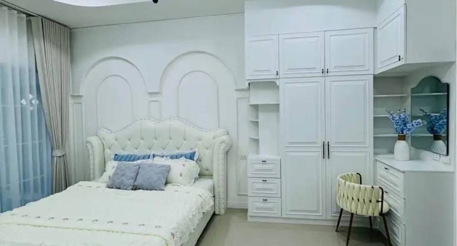 For rent 3 bedrooms condo in Bang Lamung, Chonburi