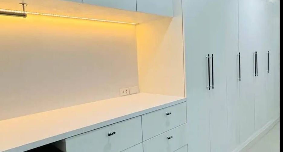 For rent 3 bedrooms condo in Bang Lamung, Chonburi