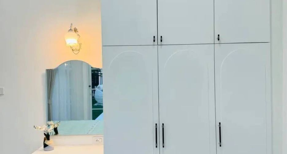 For rent 3 bedrooms condo in Bang Lamung, Chonburi