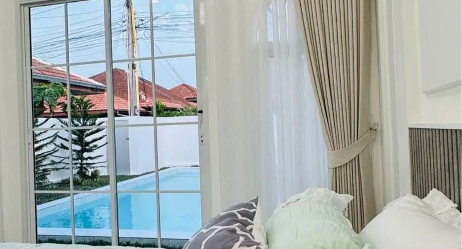 For rent 3 bedrooms condo in Bang Lamung, Chonburi
