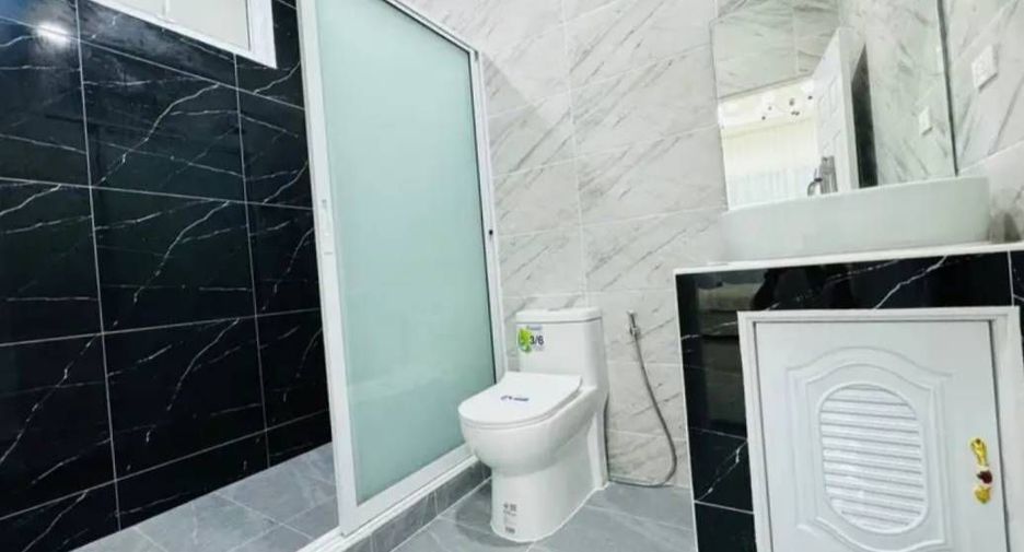 For rent 3 bedrooms condo in Bang Lamung, Chonburi