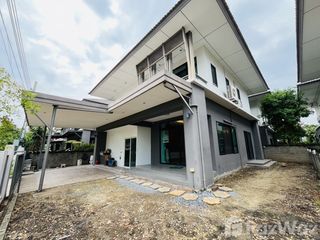 For sale 4 bedrooms townhouse in Bang Phli, Samut Prakan