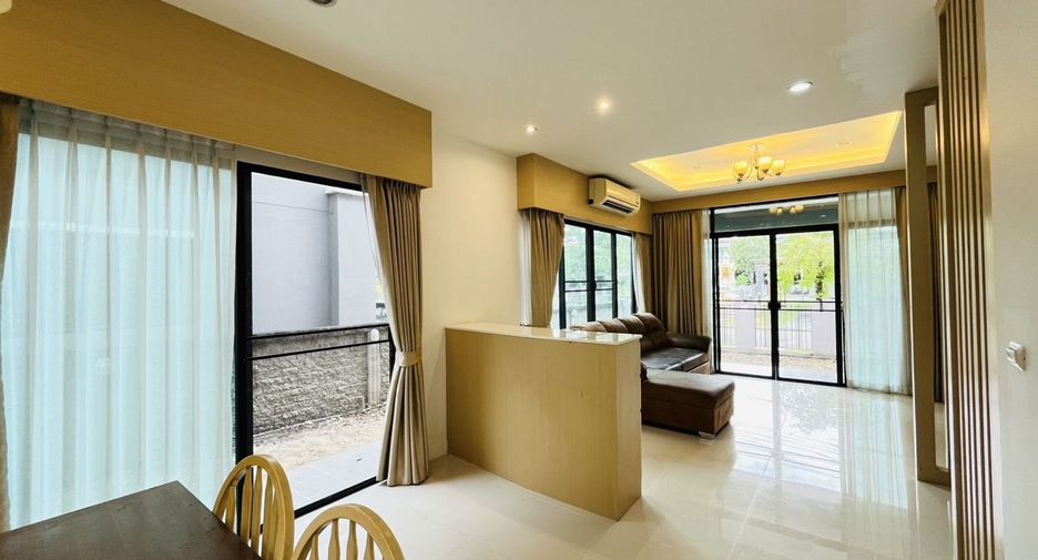 For sale 4 bedrooms townhouse in Bang Phli, Samut Prakan