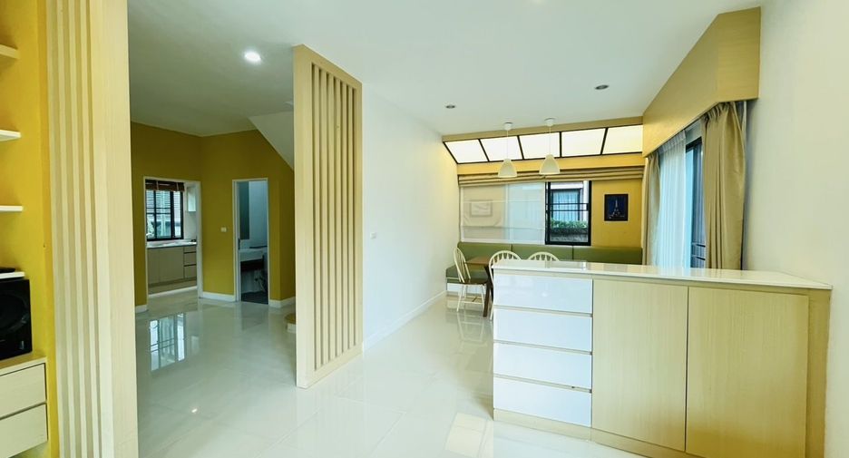 For sale 4 bedrooms townhouse in Bang Phli, Samut Prakan