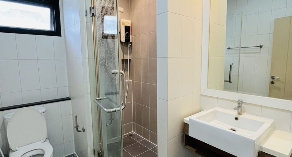 For sale 4 bedrooms townhouse in Bang Phli, Samut Prakan