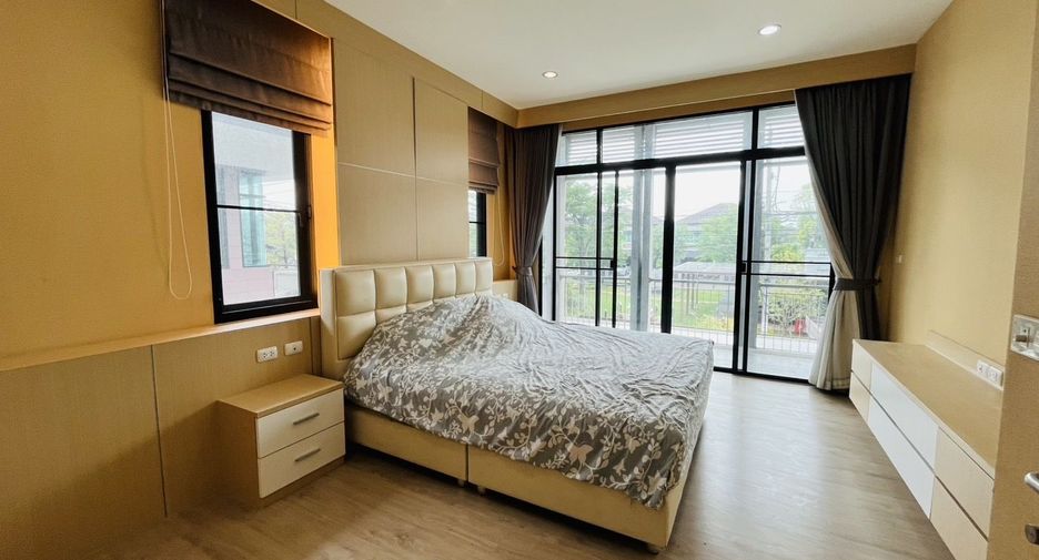 For sale 4 bedrooms townhouse in Bang Phli, Samut Prakan