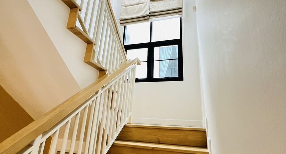 For sale 4 bedrooms townhouse in Bang Phli, Samut Prakan