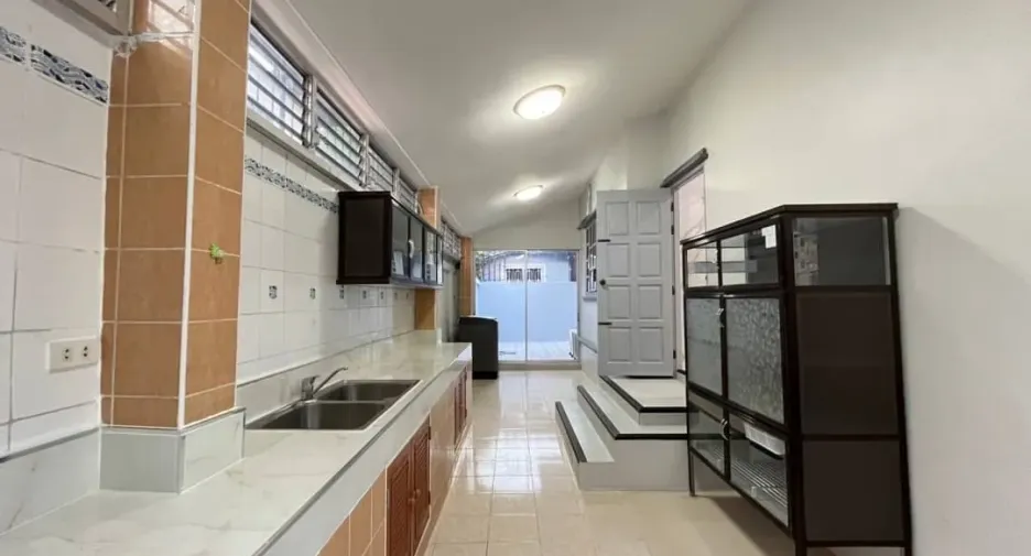 For rent 3 bedrooms villa in Bang Lamung, Chonburi