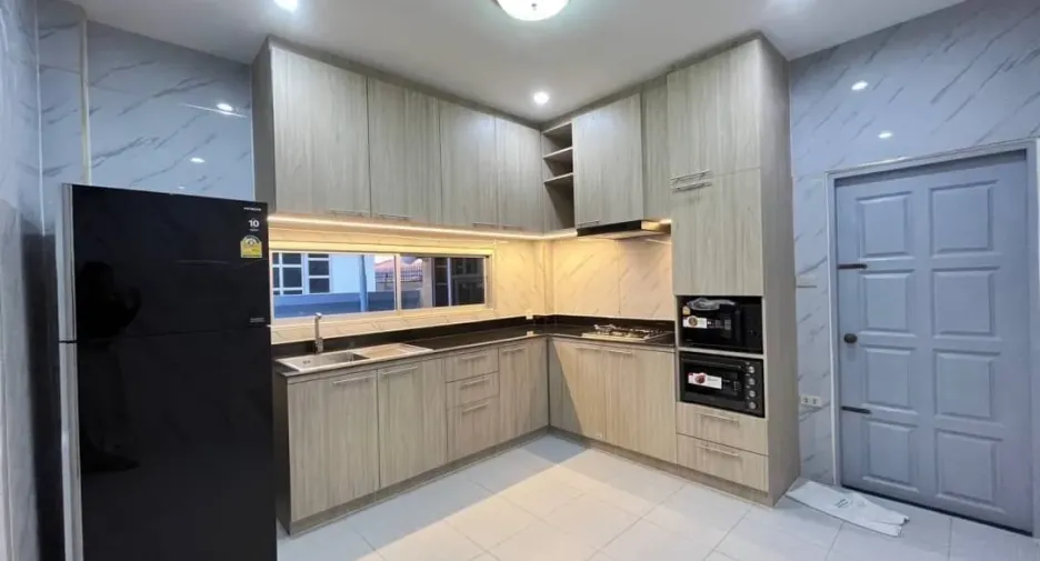 For rent 3 bedrooms villa in Bang Lamung, Chonburi