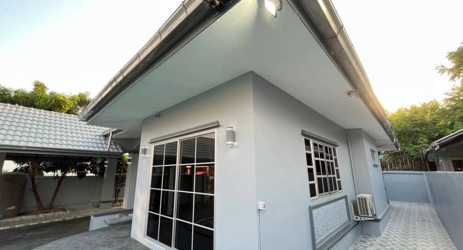 For rent 3 bedrooms villa in Bang Lamung, Chonburi