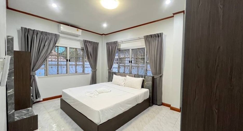 For rent 3 bedrooms villa in Bang Lamung, Chonburi