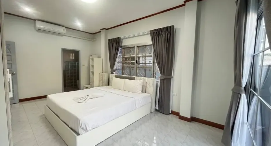 For rent 3 bedrooms villa in Bang Lamung, Chonburi