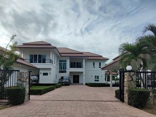 Villa en venta de 7 habitaciones en Bang Lamung, Chonburi