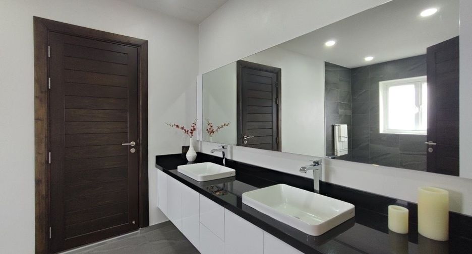 For sale 7 bedrooms villa in Bang Lamung, Chonburi
