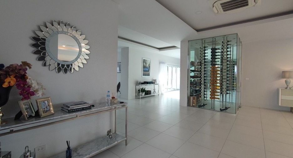 For sale 7 bedrooms villa in Bang Lamung, Chonburi
