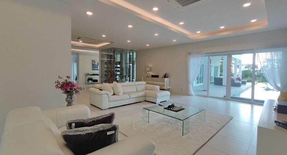 For sale 7 bedrooms villa in Bang Lamung, Chonburi