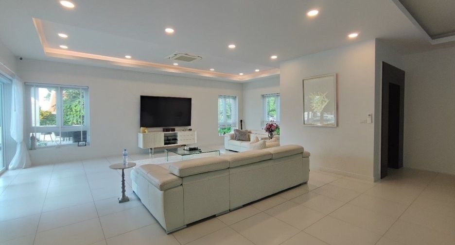For sale 7 bedrooms villa in Bang Lamung, Chonburi