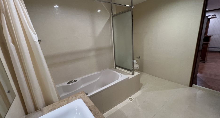 ขาย และ ให้เช่า 2 ห้องนอน คอนโด ใน คลองเตย, กรุงเทพฯ