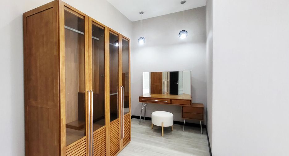 ขาย 4 ห้องนอน วิลล่า ใน เมืองภูเก็ต, ภูเก็ต