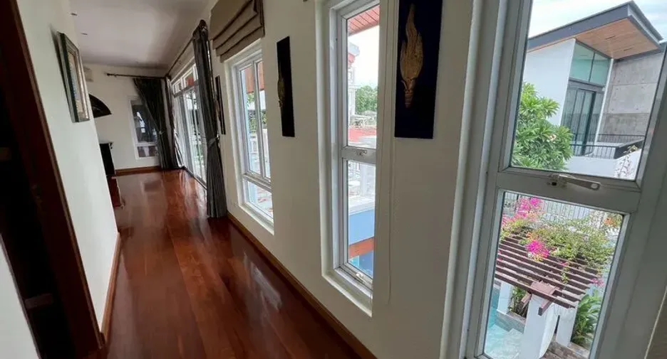 À vendre 5 chambres villa à Bang Lamung, Chonburi