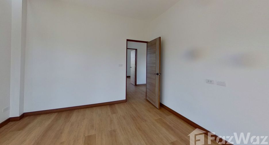 For sale 4 bedrooms house in Saraphi, Chiang Mai