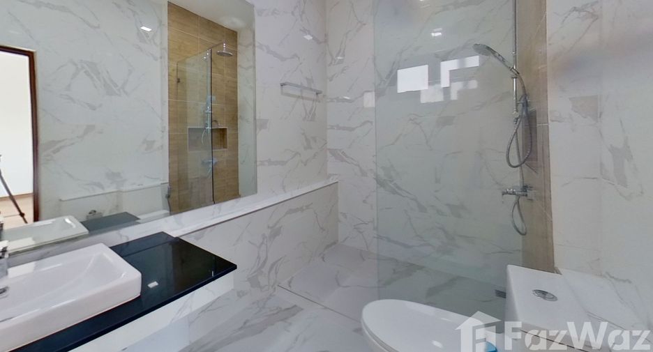 For sale 4 bedrooms house in Saraphi, Chiang Mai