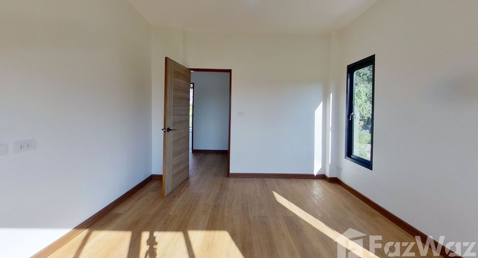 For sale 4 bedrooms house in Saraphi, Chiang Mai