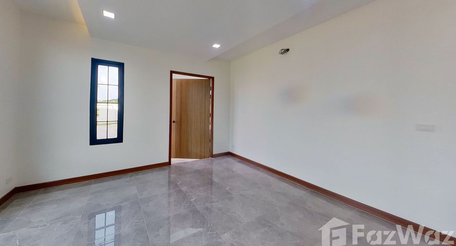 For sale 4 bedrooms house in Saraphi, Chiang Mai