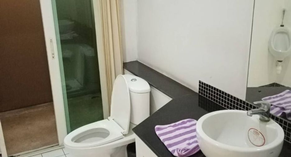 出售 和 出租 4 卧室 独立屋 在 Taling Chan, 曼谷