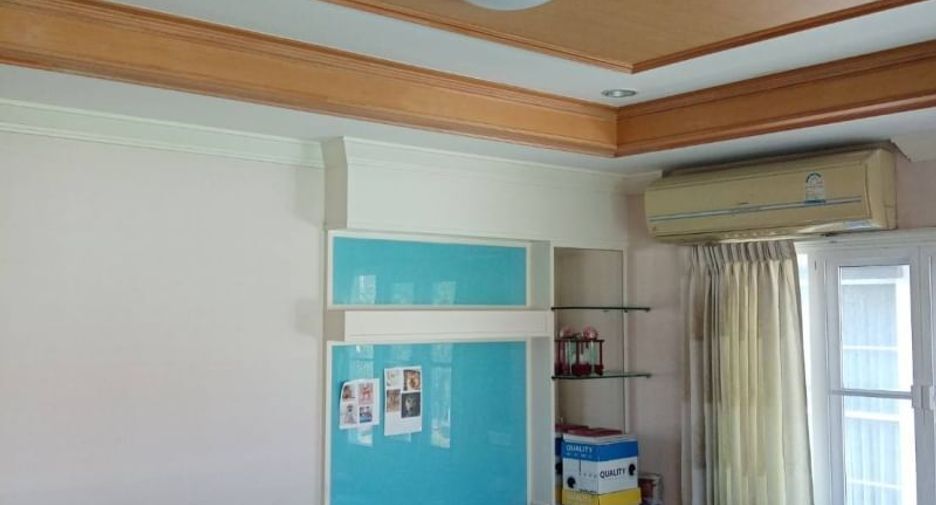 For sale and for rent 4 bedrooms house in Taling Chan, Bangkok