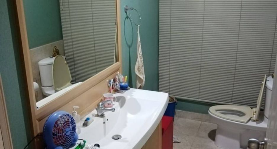出售 和 出租 4 卧室 独立屋 在 Taling Chan, 曼谷