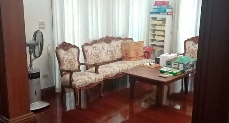 出售 和 出租 4 卧室 独立屋 在 Taling Chan, 曼谷