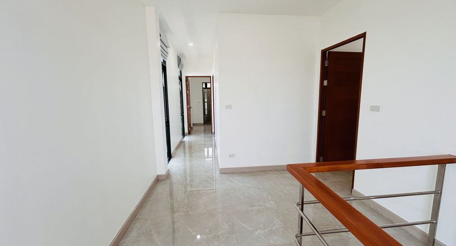 For sale 3 bedrooms villa in Mueang Phuket, Phuket