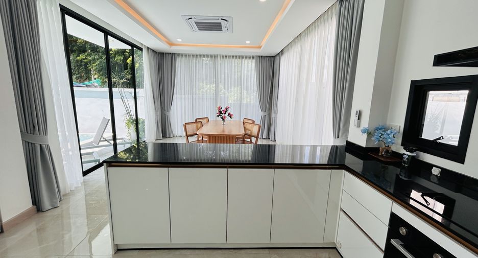 For sale 3 bedrooms villa in Mueang Phuket, Phuket
