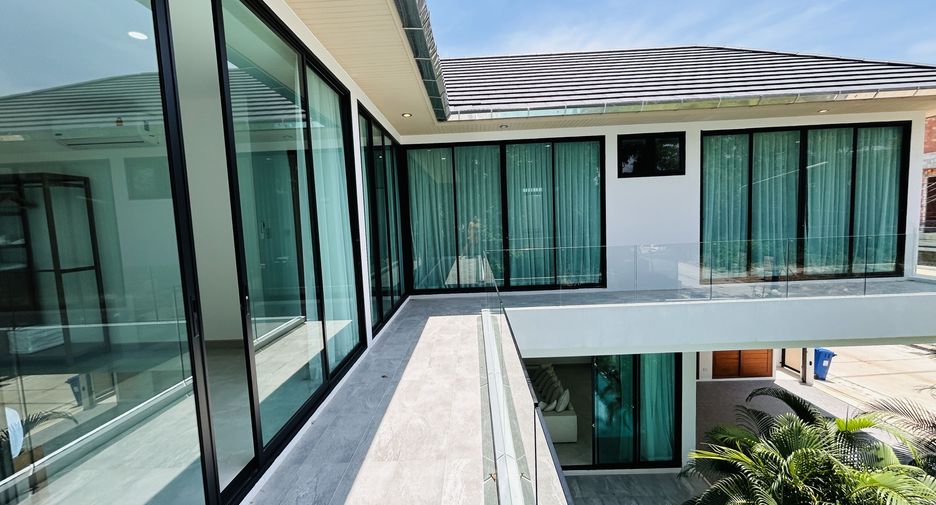 For sale 3 bedrooms villa in Mueang Phuket, Phuket