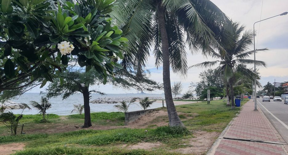For rent 4 bedrooms townhouse in Mueang Rayong, Rayong