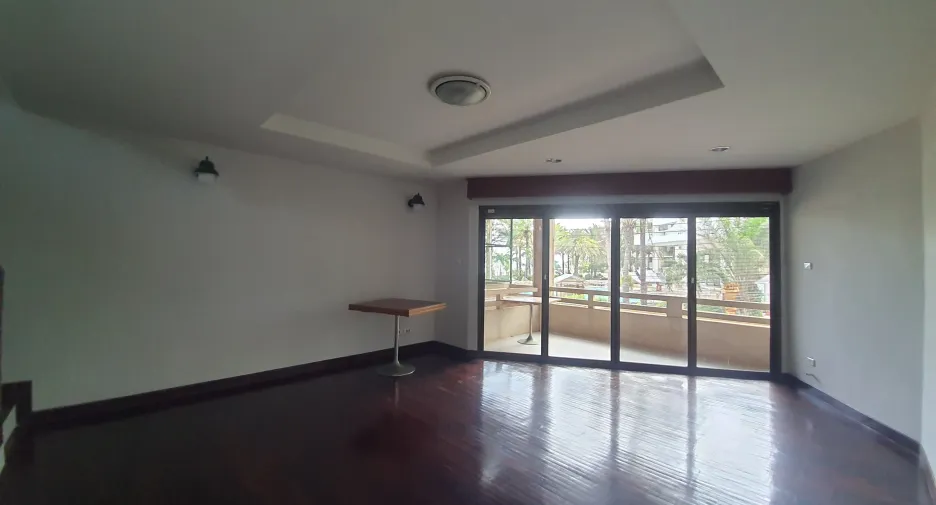 For rent 4 bedrooms townhouse in Mueang Rayong, Rayong