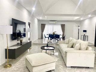 Villa zum Kauf mit 4 Zimmer in Bang Lamung, Chonburi